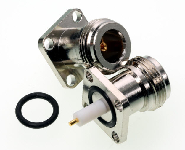 N-Einbaubuchse mit kleinem Flansch