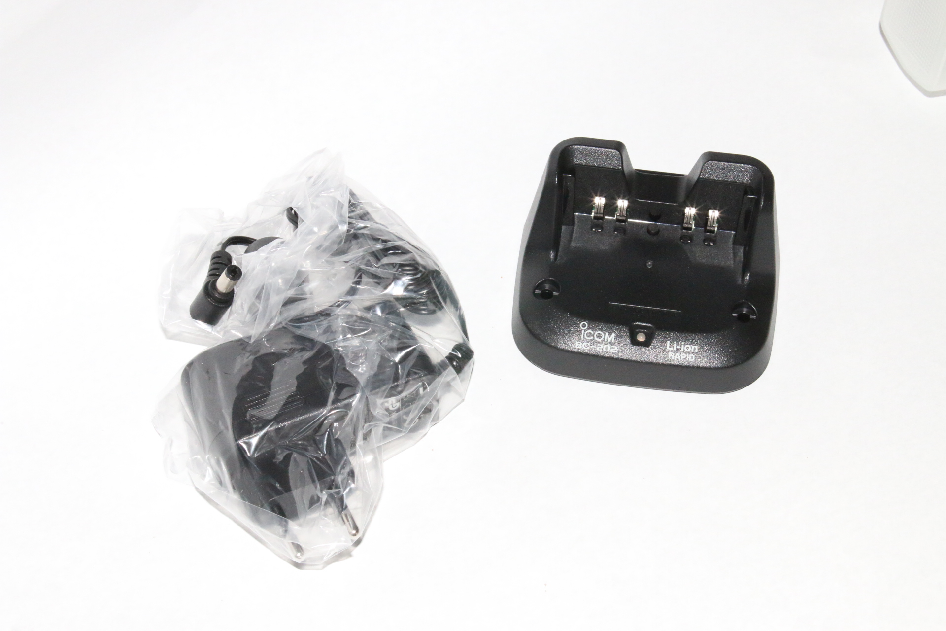 Icom BC-202IP3L Tisch-Schnelllader